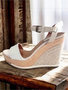 Lanvin Wooden Espadrille Wedge
Sandals Size 40